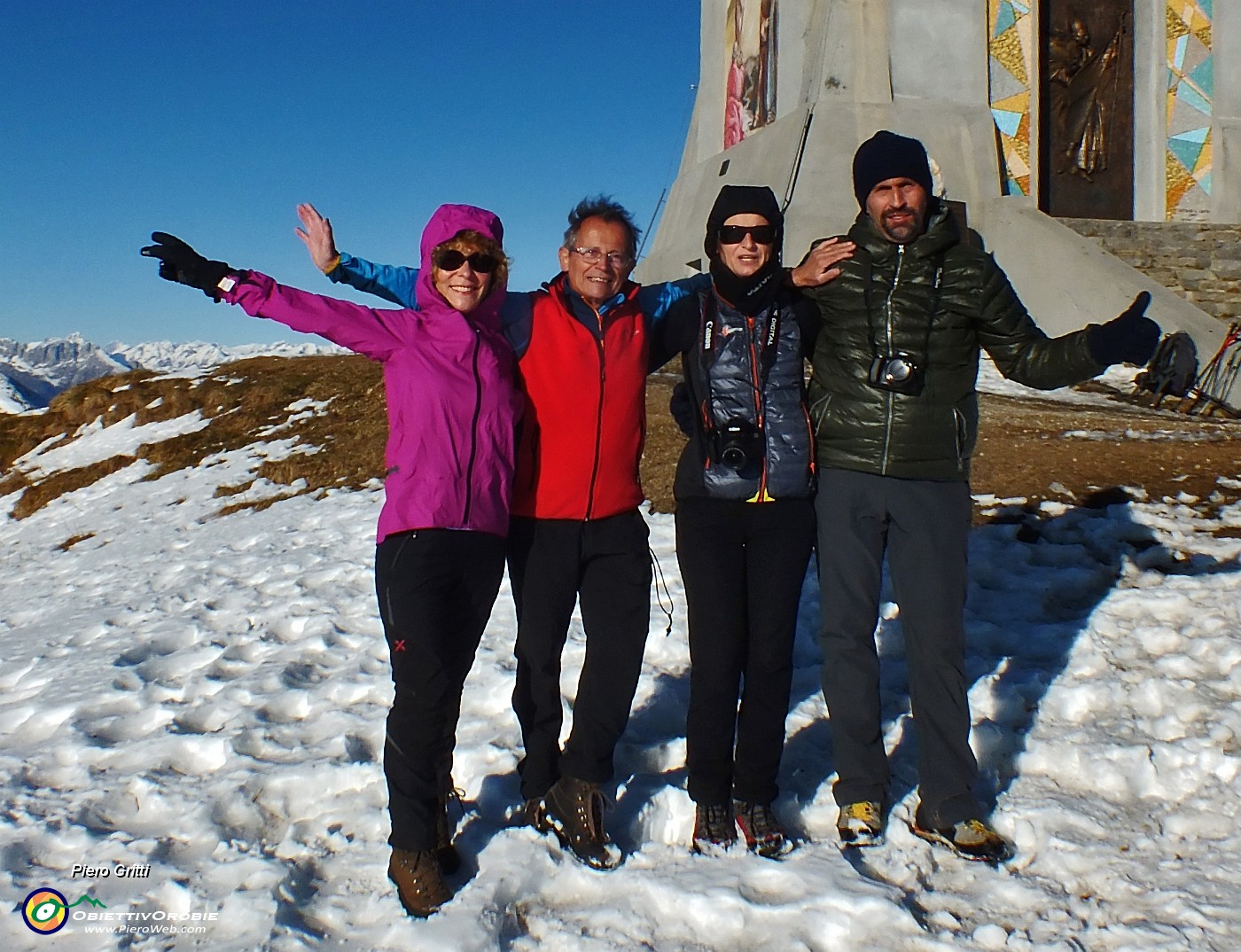 62  Al monumento del Redentore in vetta al Guglielmo (1957 m).jpg